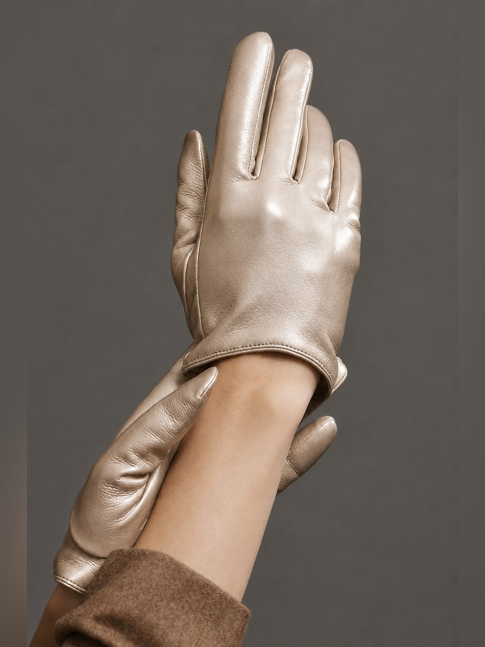 NWT Anthro Maeve Short Faux-Leather Texting Gloves in Light Gold Champagne
